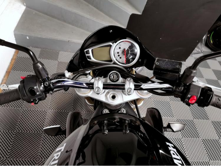 TRIUMPH STREET TRIPLE 675