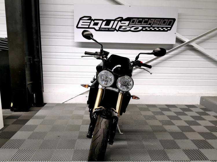 TRIUMPH STREET TRIPLE 675