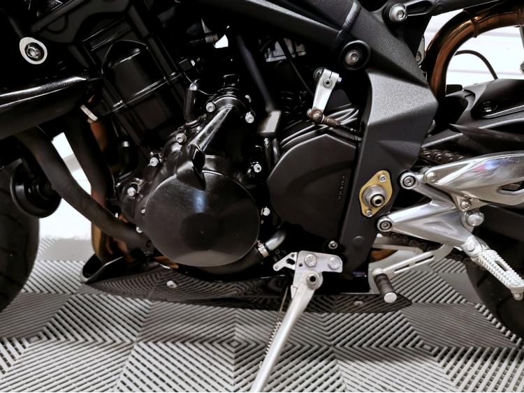 TRIUMPH STREET TRIPLE 675