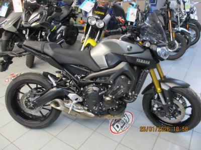 YAMAHA MT-09