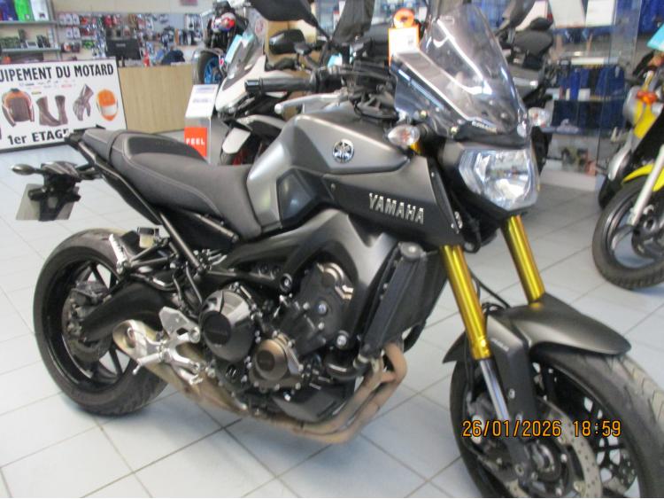 YAMAHA MT-09