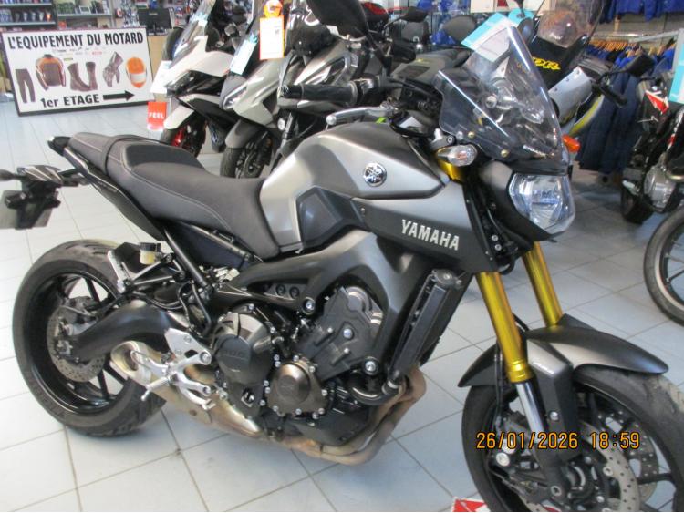 YAMAHA MT-09