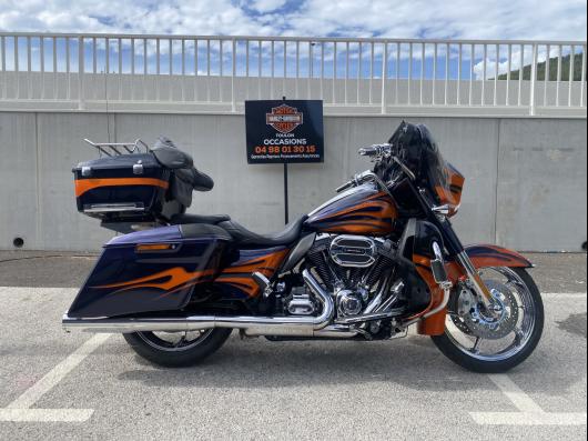 HARLEY-DAVIDSON TOURING STREET GLIDE 1800 ULTRA CVO