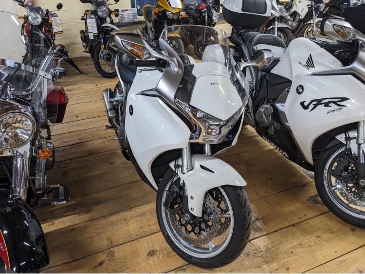 HONDA VFR 1200 F 172 CV 