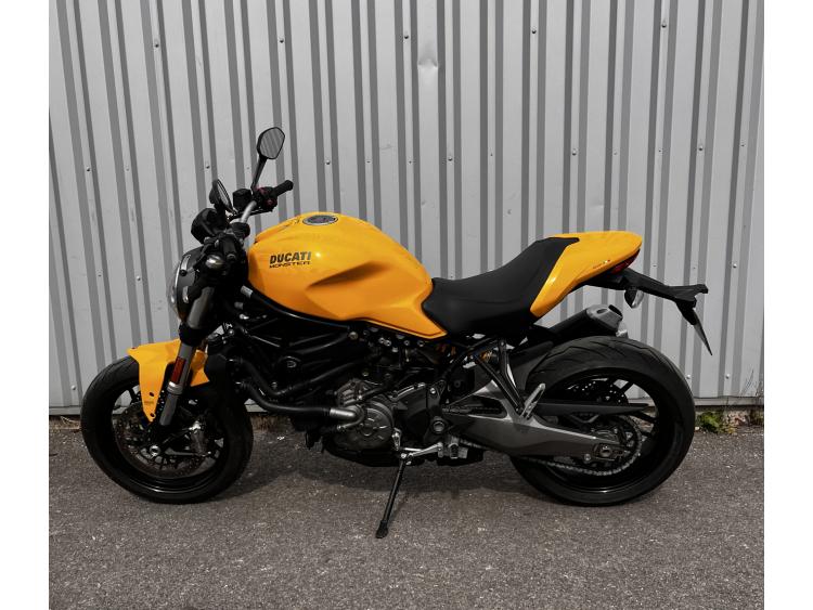 DUCATI MONSTER 821 FULL