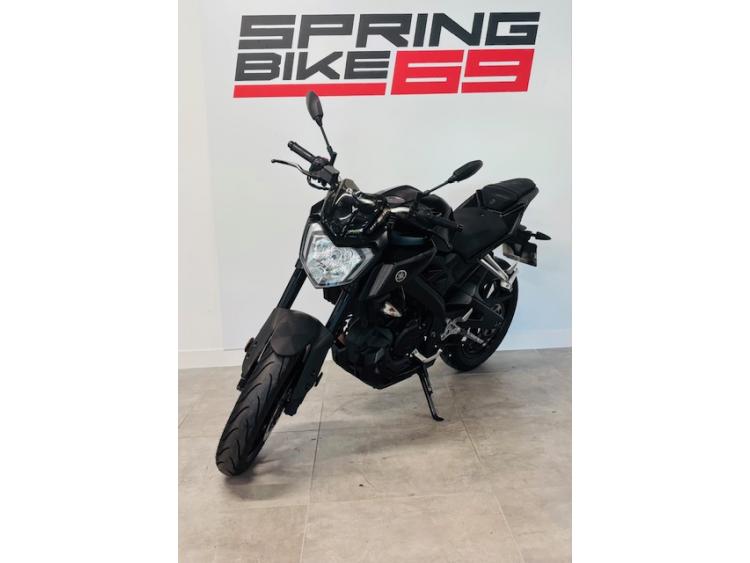 YAMAHA MT-125