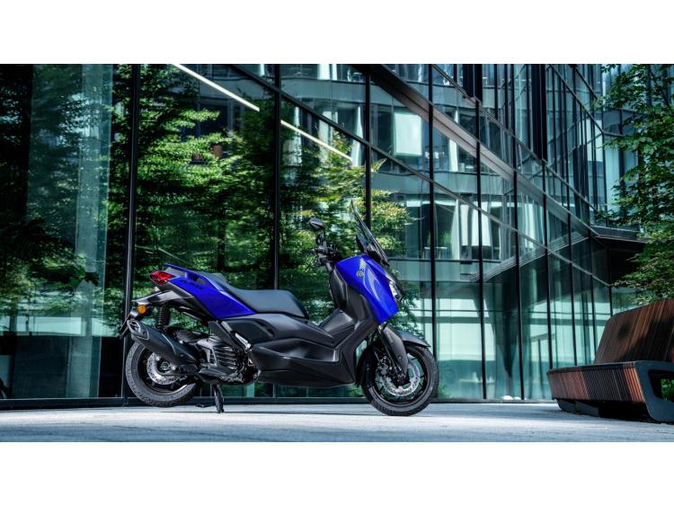 YAMAHA X-MAX 125