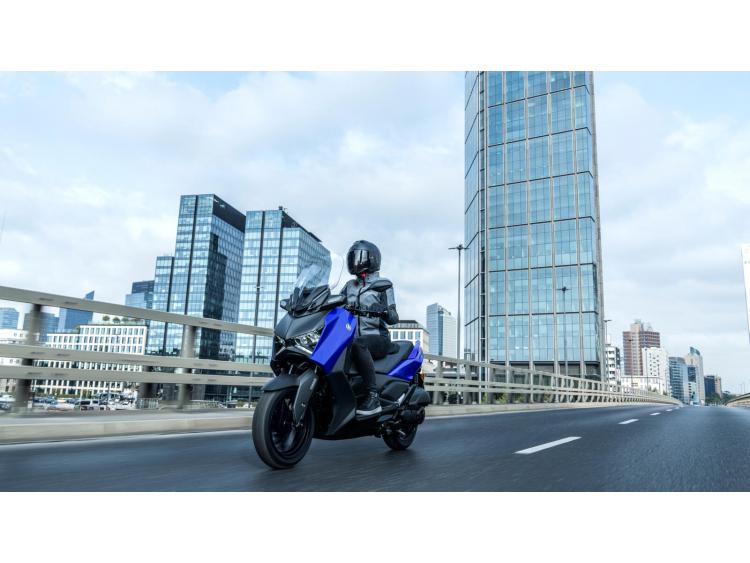 YAMAHA X-MAX 125