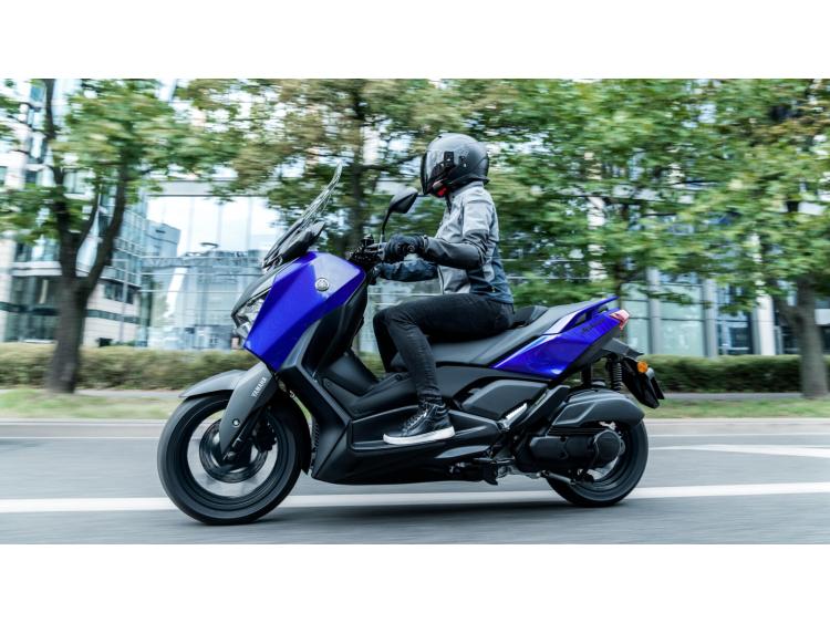 YAMAHA X-MAX 125