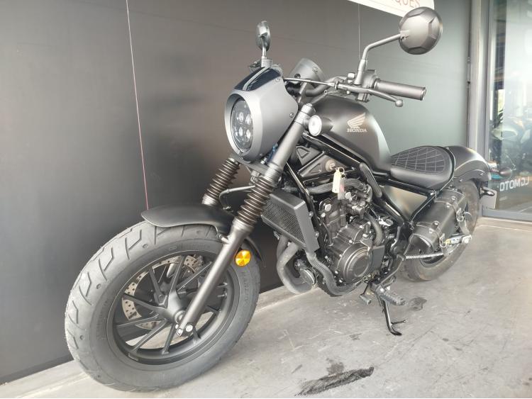 HONDA CMX 500 REBEL - 1er main.