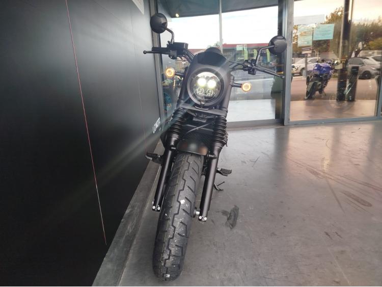 HONDA CMX 500 REBEL - 1er main.