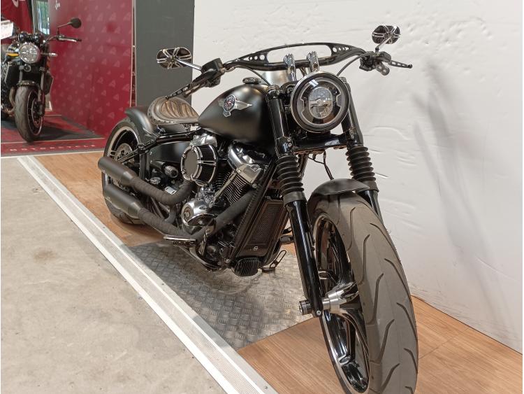 HARLEY DAVIDSON SOFTAIL BREAKOUT