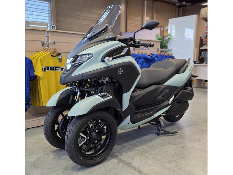 YAMAHA TRICITY 300