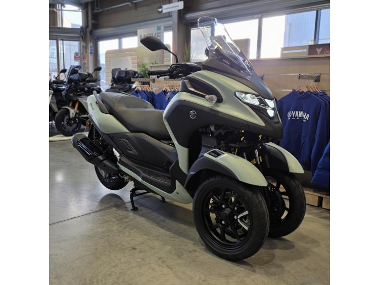 YAMAHA TRICITY 300