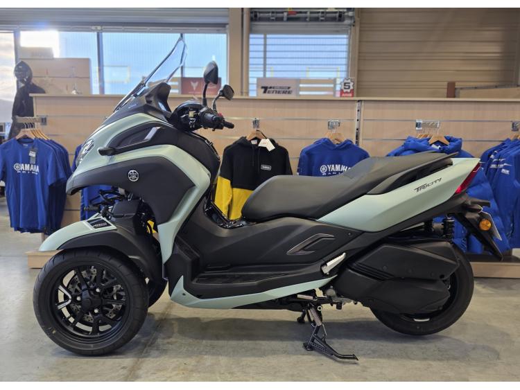 YAMAHA TRICITY 300