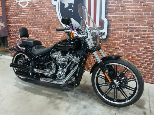 HARLEY-DAVIDSON SOFTAIL BREAKOUT 1868