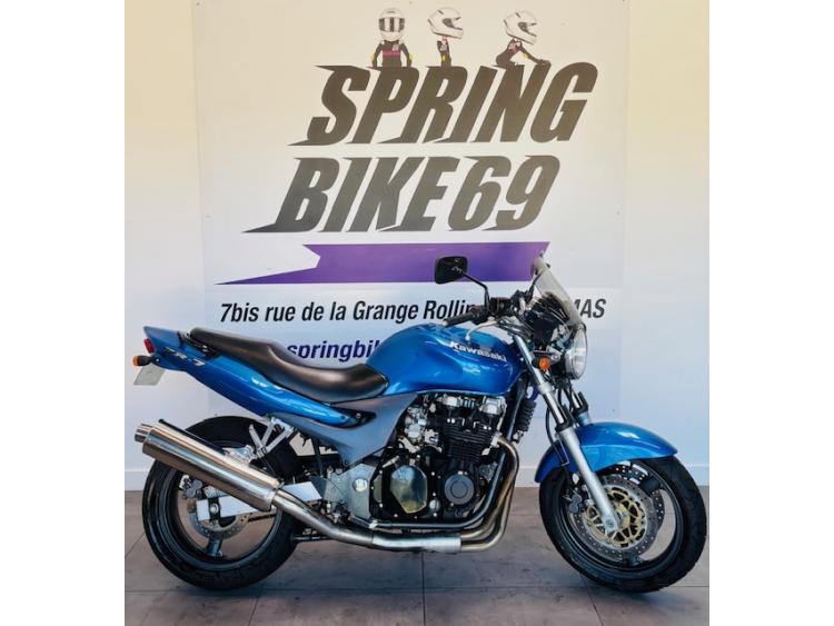 KAWASAKI ZR-7