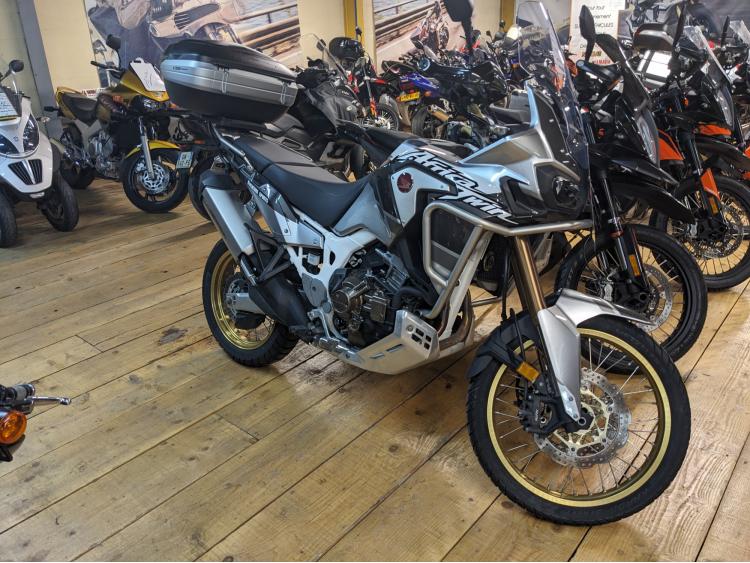 HONDA AFRICA TWIN CRF1000D DCT