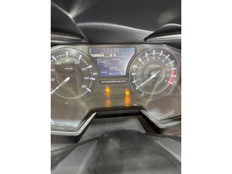 HONDA FORZA 125 Top box