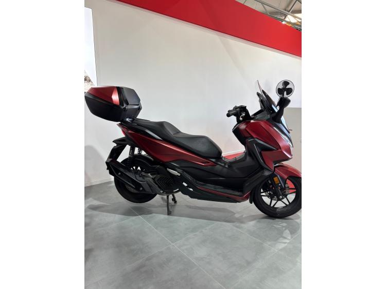 HONDA FORZA 125 Top box