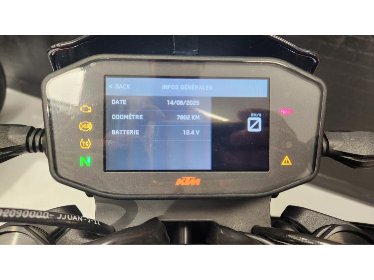 KTM 890 DUKE R