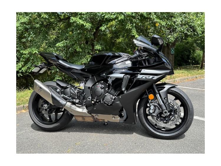 YAMAHA YZF 1000 R1