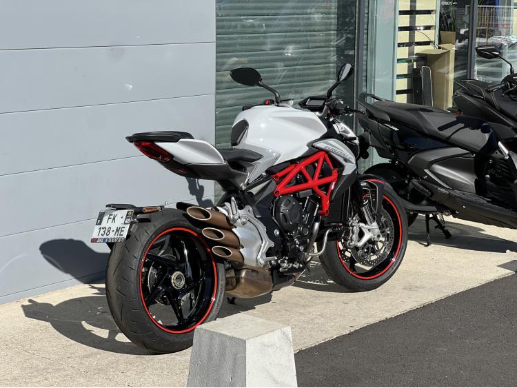MV AGUSTA BRUTALE 800