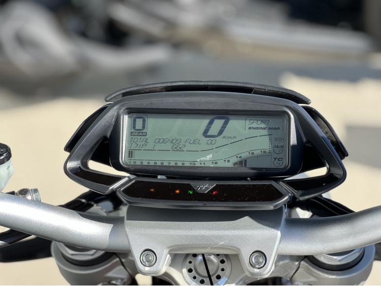 MV AGUSTA BRUTALE 800