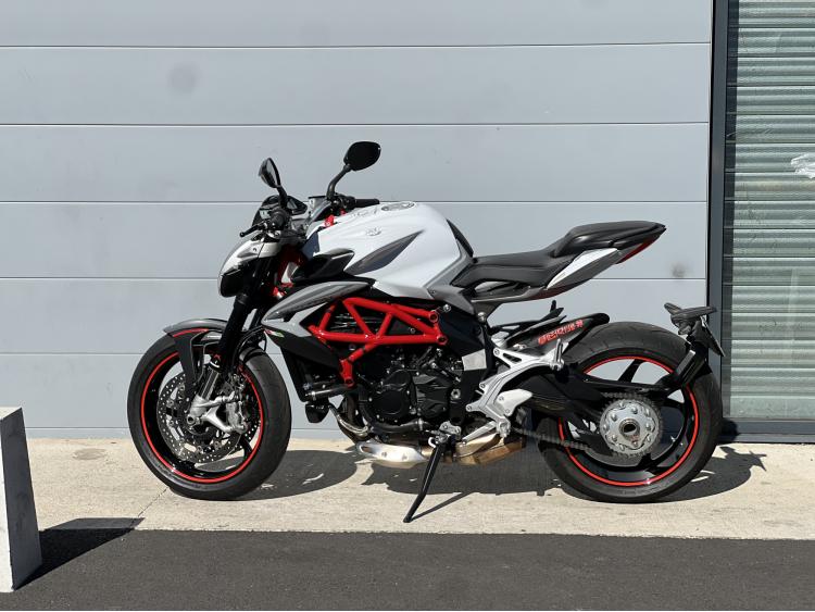 MV AGUSTA BRUTALE 800