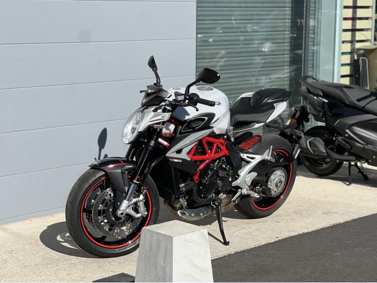 MV AGUSTA BRUTALE 800