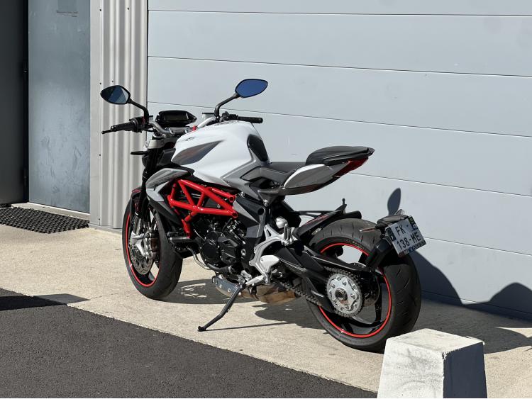 MV AGUSTA BRUTALE 800
