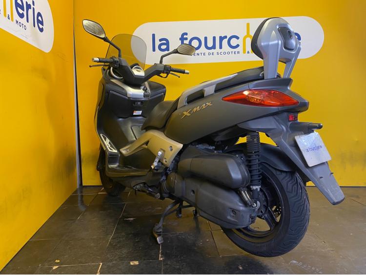 YAMAHA X-MAX 125