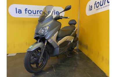 YAMAHA X-MAX 125