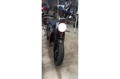 TRIUMPH STREET TWIN  900