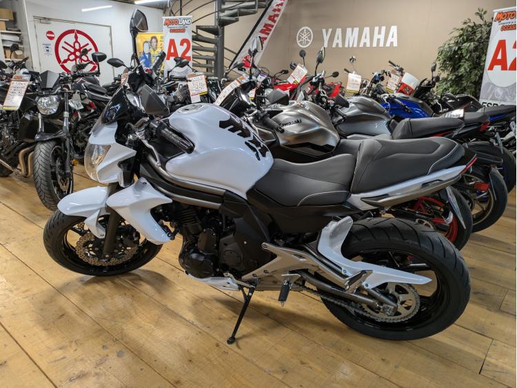 KAWASAKI ER-6 (47.5CV)