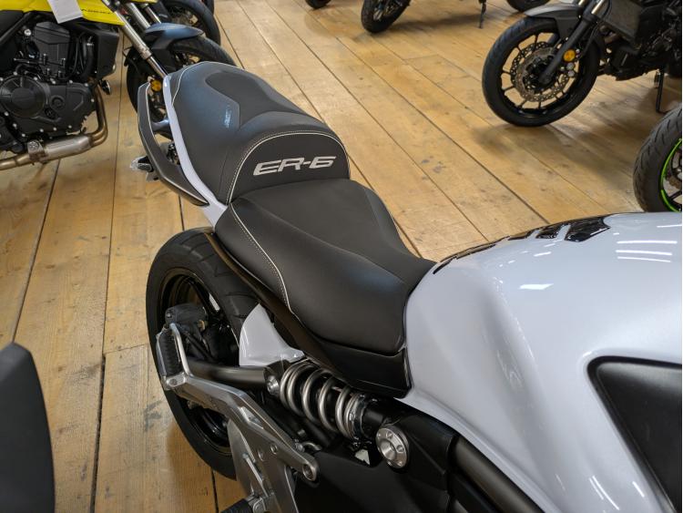 KAWASAKI ER-6 (47.5CV)