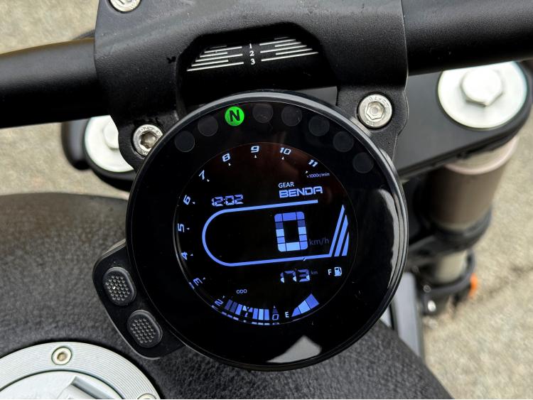 BENDA MOTOR 125 ROCK CUSTOM avenger zt svr c2 black pearl