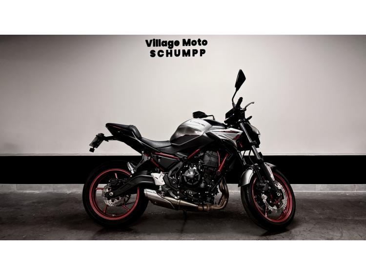 KAWASAKI Z650 / 6646km / Très bon état