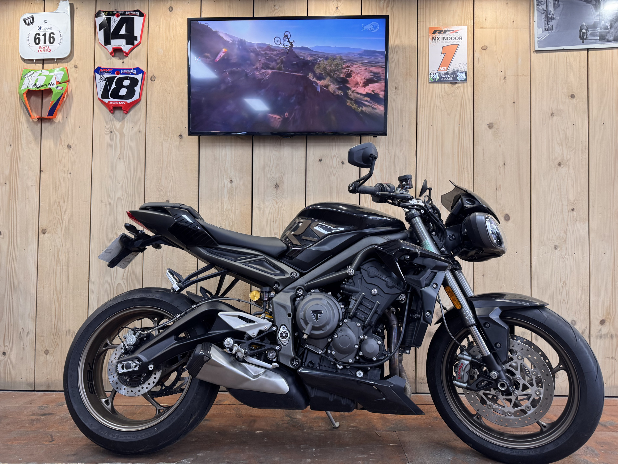 TRIUMPH STREET TRIPLE 765 RS