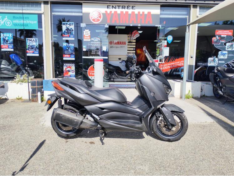 YAMAHA XMAX 300