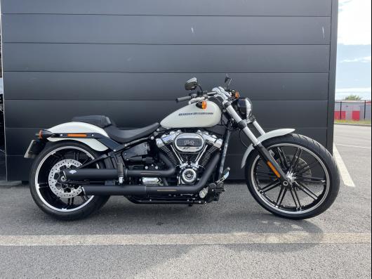 HARLEY-DAVIDSON SOFTAIL BREAKOUT 1868