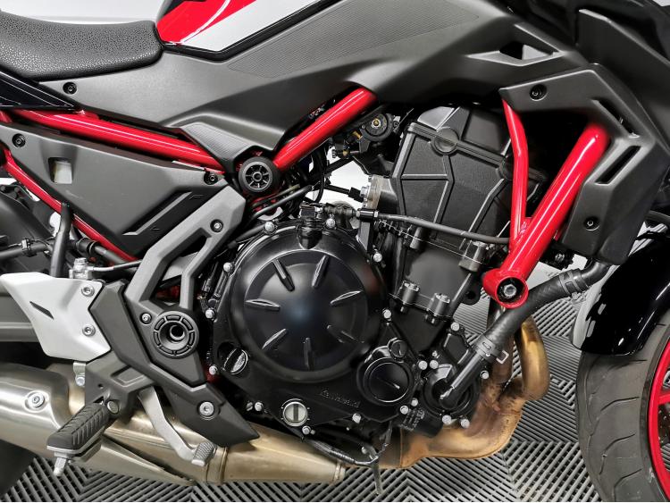 KAWASAKI Z650 - 1ERE MAIN - A2 - GARANTIE 2028 - Z 650