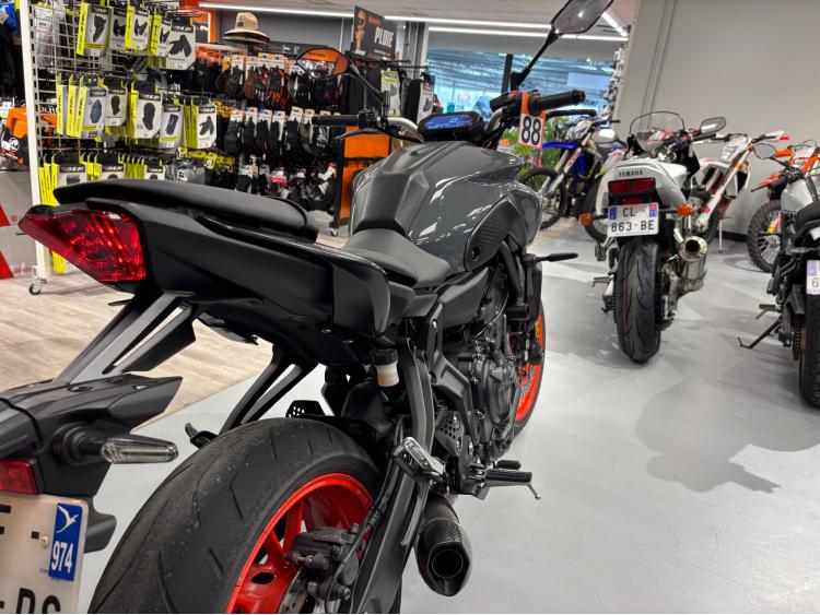 YAMAHA MT-07