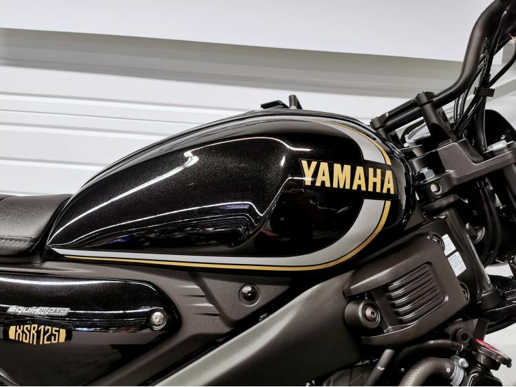 YAMAHA XSR 125 Legacy - 1ere Main - XSR125