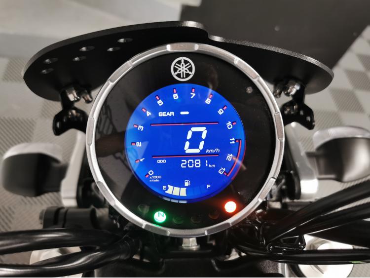 YAMAHA XSR 125 Legacy - 1ere Main - XSR125