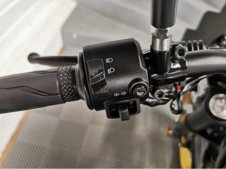 YAMAHA XSR 125 Legacy - 1ere Main - XSR125