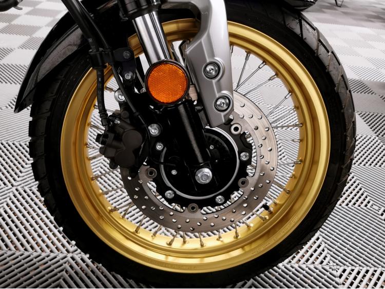YAMAHA XSR 125 Legacy - 1ere Main - XSR125