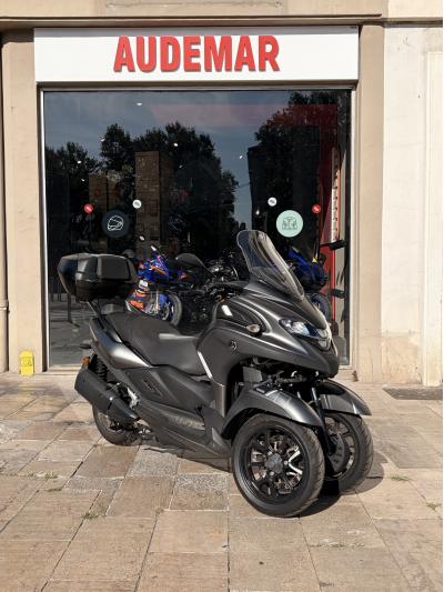 YAMAHA TRICITY 300