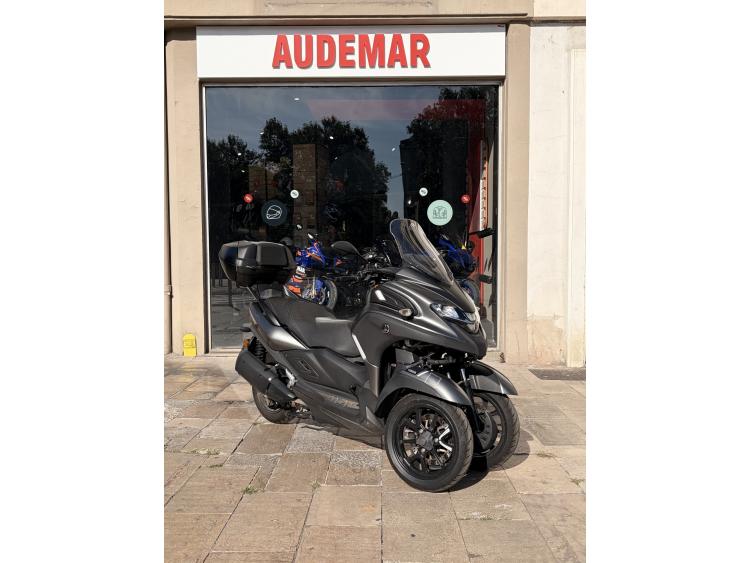 YAMAHA TRICITY 300