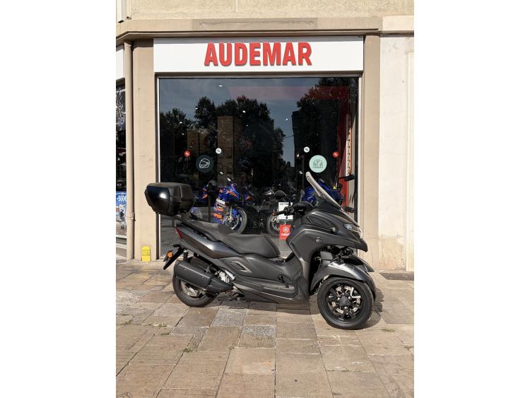 YAMAHA TRICITY 300